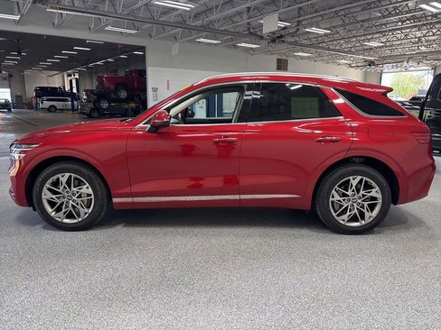 Used 2025 Genesis GV70 2.5T AWD/4WD image 4