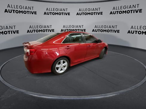 Used 2012 Toyota Camry SE FWD image 9