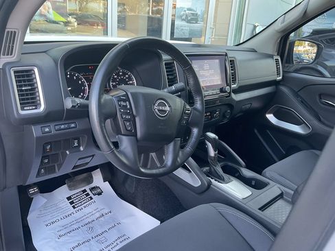Used 2024 Nissan Frontier SV w/ Technology Package RWD image 16