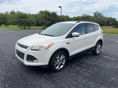 Used 2014 Ford Escape SE w/ Equipment Group 201A AWD/4WD image 3