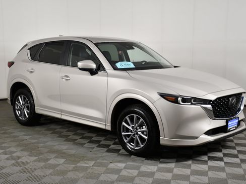 Used 2025 MAZDA CX-5 AWD 2.5 S w/ Select Package image 4