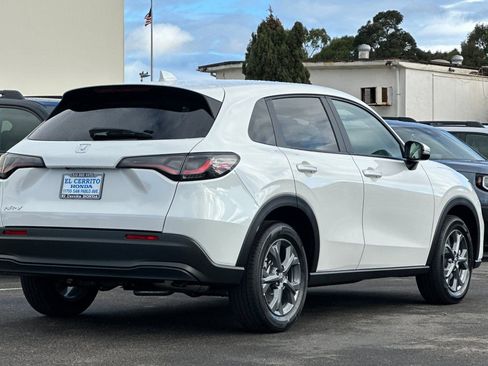 New 2026 Honda HR-V LX image 3