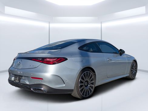 Used 2024 Mercedes-Benz CLE 300 4MATIC Coupe image 6