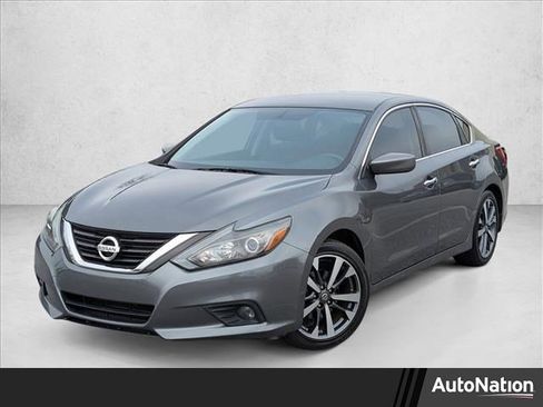 Used 2017 Nissan Altima 2.5 SR image 1