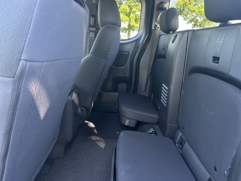 Used 2025 Nissan Frontier SV RWD image 26