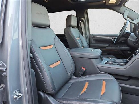 Used 2024 GMC Sierra 2500 AT4 w/ AT4 Premium Plus Package AWD/4WD image 18