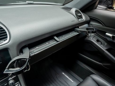Certified 2018 Porsche 718 Cayman RWD image 22