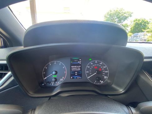 Used 2024 Toyota Corolla Cross AWD Hybrid w/ Moonroof Package image 16