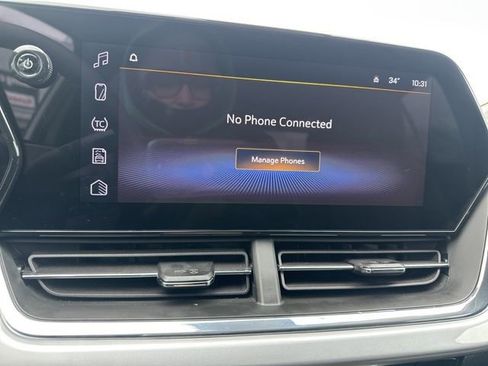 Used 2025 Chevrolet Trax LT image 42