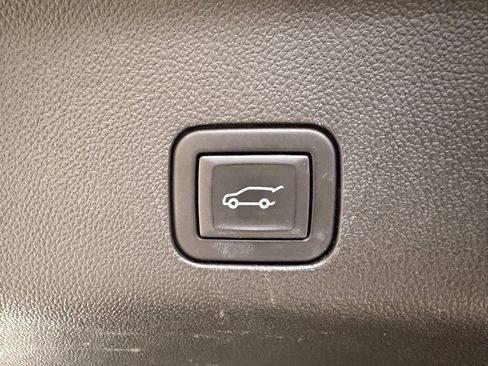 Used 2024 Chevrolet Tahoe Premier image 13