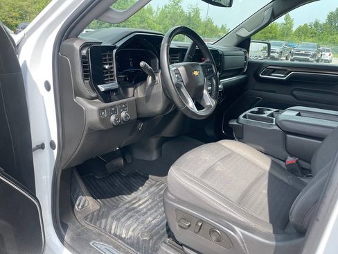 Used 2023 Chevrolet Silverado 1500 LT AWD/4WD image 13