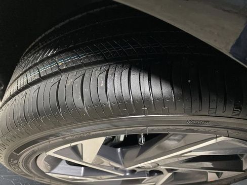 New 2026 Hyundai Elantra Limited image 35