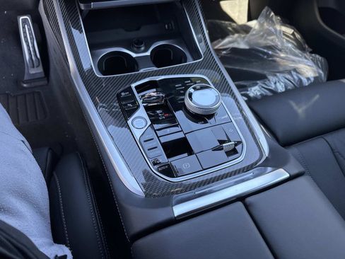 New 2026 BMW X7 M60i image 27