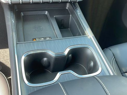 New 2025 GMC Acadia Elevation w/ Elevation Premium Package image 21