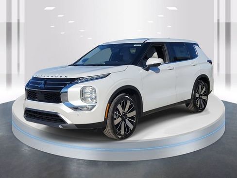 New 2026 Mitsubishi Outlander SE image 3