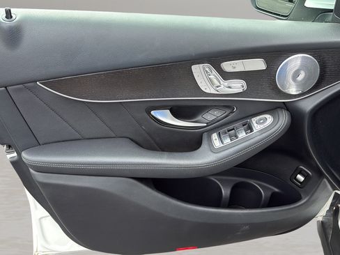 Used 2020 Mercedes-Benz GLC 300 4MATIC image 17