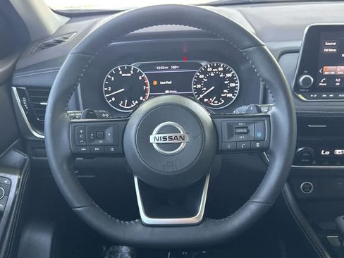 Used 2021 Nissan Rogue SL FWD image 14