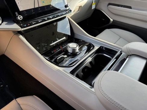 New 2026 Jeep Grand Wagoneer Limited AWD/4WD image 26