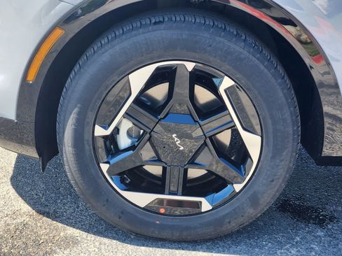 New 2026 Kia Sportage SX FWD image 9