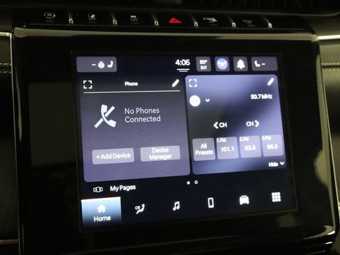 Used 2023 Jeep Grand Cherokee Laredo w/ Luxury Tech Group I AWD/4WD image 33