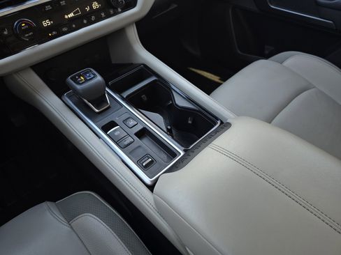 Used 2022 Nissan Pathfinder SL w/ SL Premium Package image 17