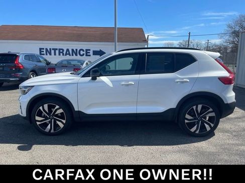 Used 2023 Volvo XC40 B5 Plus w/ Driver Assist Package AWD/4WD image 4