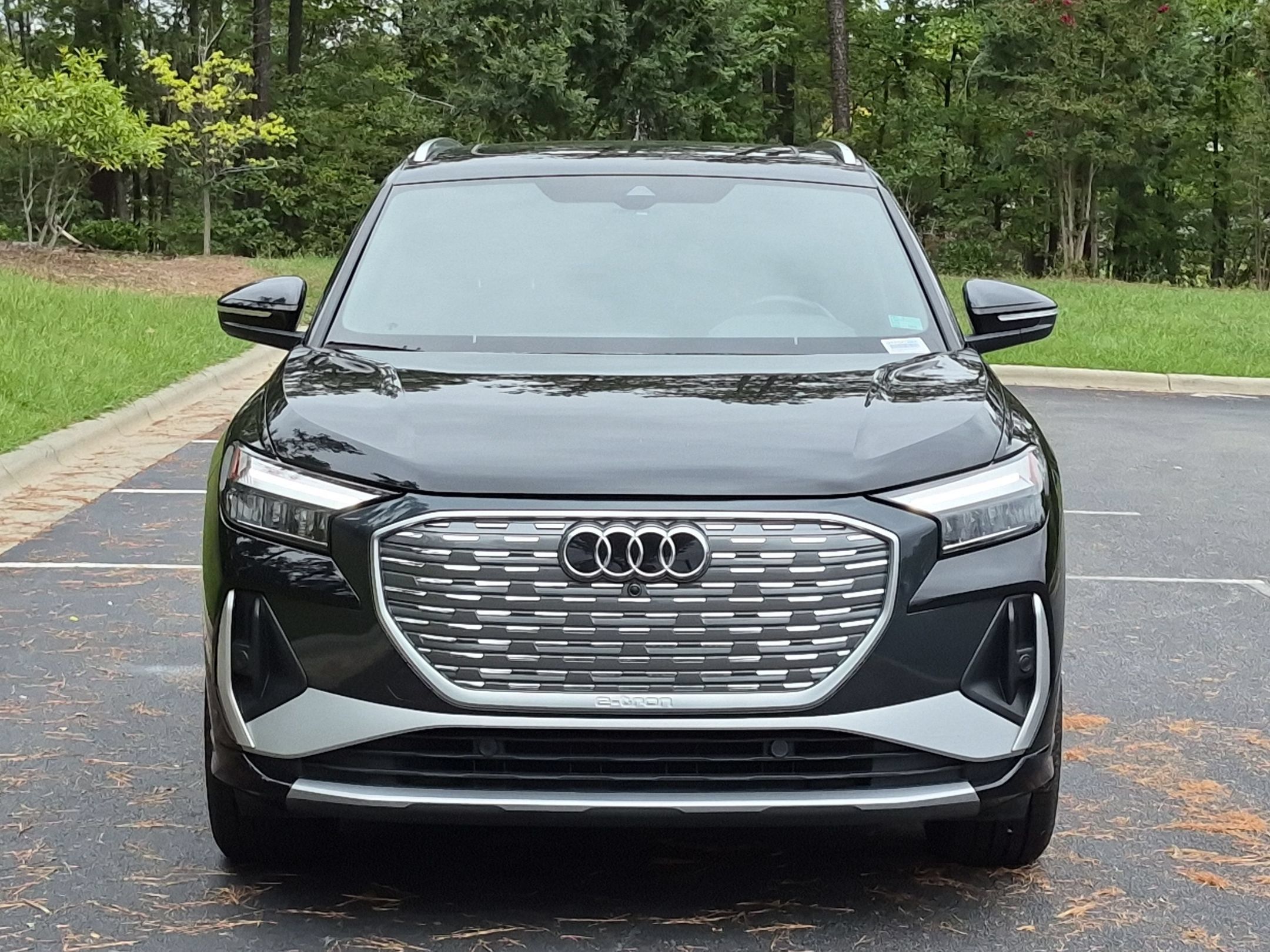 Used 2024 Audi Q4 e-tron Premium AWD/4WD image 25