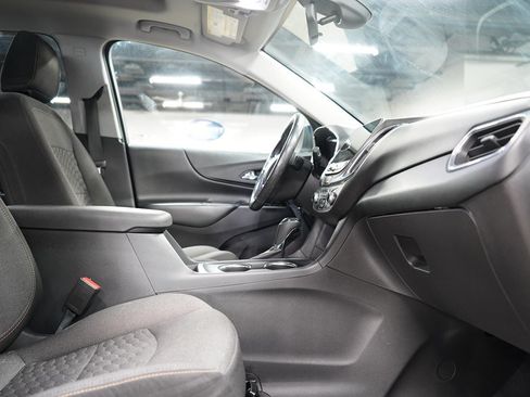 Used 2020 Chevrolet Equinox LT FWD image 23