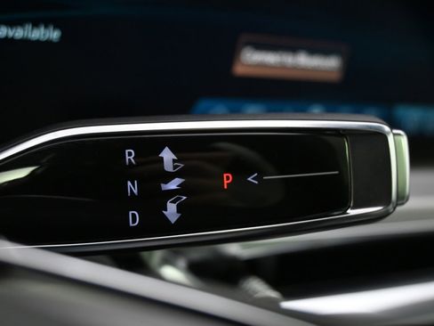 New 2025 Cadillac Lyriq Luxury image 29