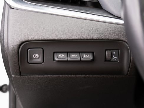 Used 2023 Buick Enclave Premium image 12