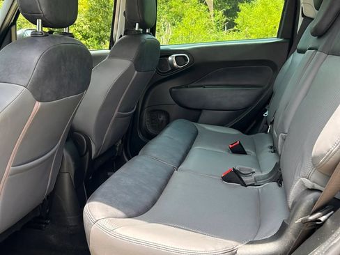 Used 2014 FIAT 500L Lounge FWD image 6