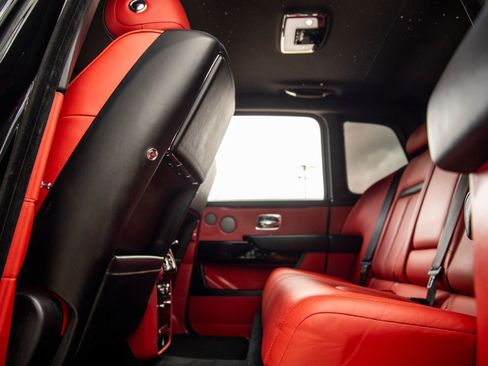 Used 2021 Rolls-Royce Cullinan image 37