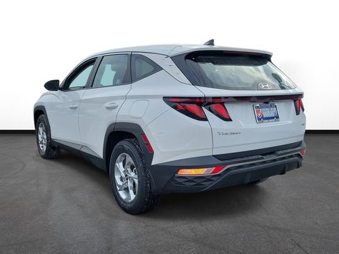 Used 2023 Hyundai Tucson SE image 3