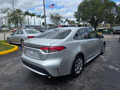 Used 2020 Toyota Corolla LE FWD image 5