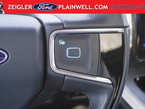 Used 2025 Ford Expedition Max Platinum AWD/4WD image 31