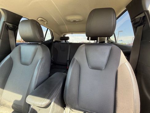 Used 2022 Buick Encore GX Preferred w/ Sport Touring Package FWD image 11