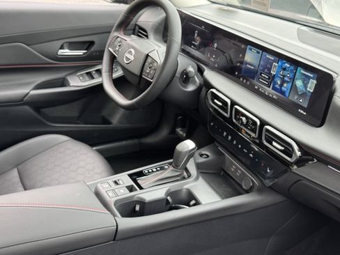 New 2026 Nissan Sentra SR w/ SR Premium Package FWD image 8