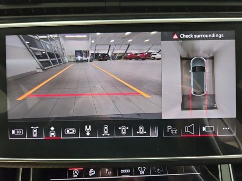 Used 2025 Audi RS Q8 performance image 29