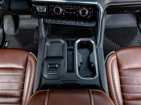 Used 2024 GMC Sierra 3500 Denali Ultimate image 28