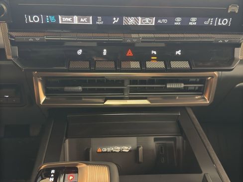 New 2025 GMC Hummer EV 2X image 34