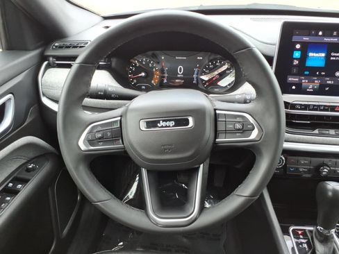 Used 2024 Jeep Compass Latitude w/ Altitude Special Edition AWD/4WD image 28