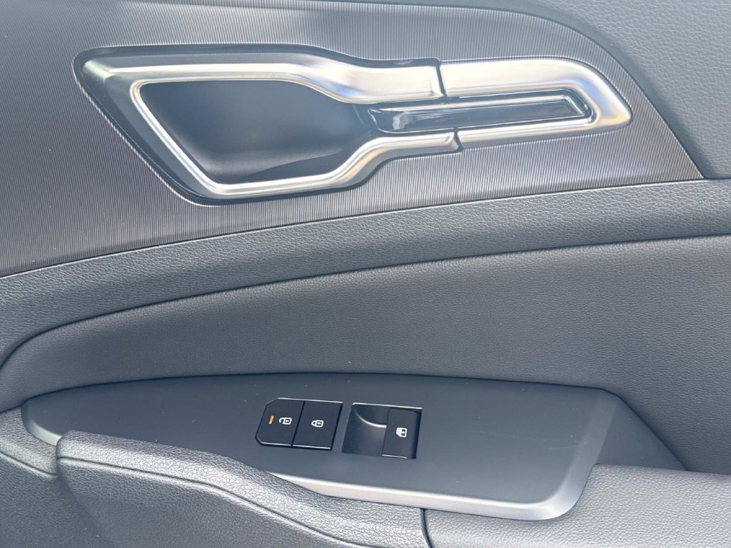New 2026 Kia Sportage SX FWD image 16
