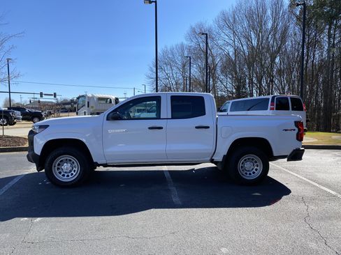 Used 2025 Chevrolet Colorado W/T w/ WT Convenience Package II image 6