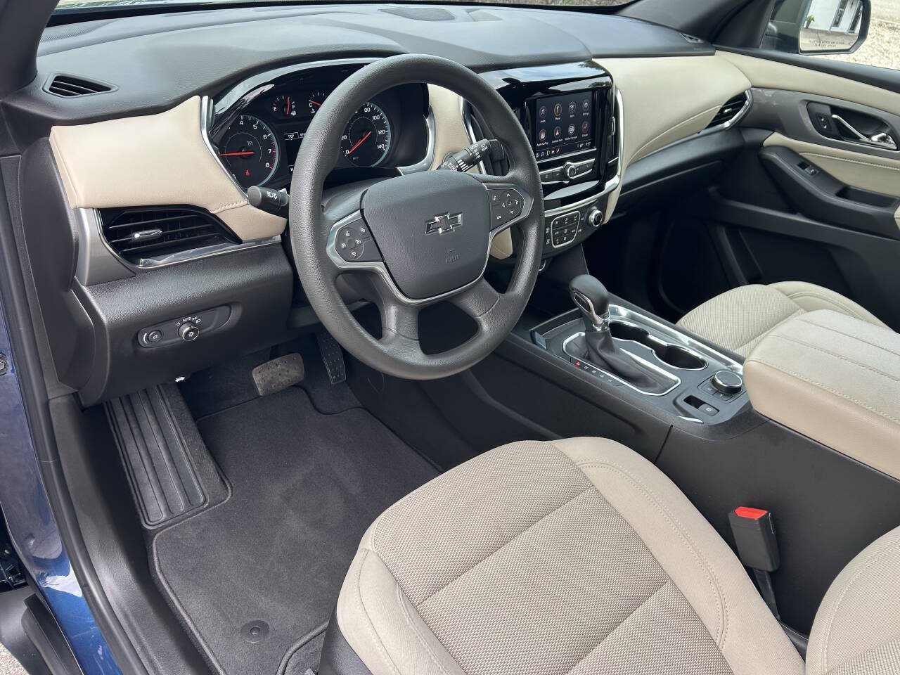 Used 2023 Chevrolet Traverse LS w/ Midnight/Sport Edition FWD image 13