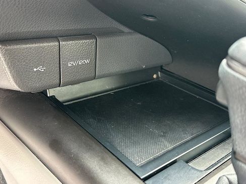 Certified 2023 Toyota Camry SE image 24