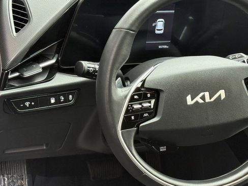 Used 2023 Kia Niro EX w/ EX Cold Weather Package image 12