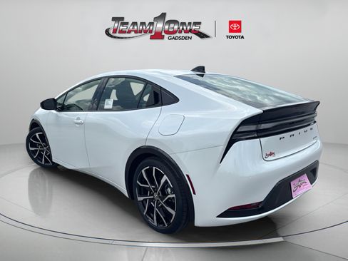 New 2026 Toyota Prius Plug-In Hybrid FWD image 4