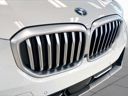 Used 2024 BMW X5 xDrive40i w/ Premium Package AWD/4WD image 28