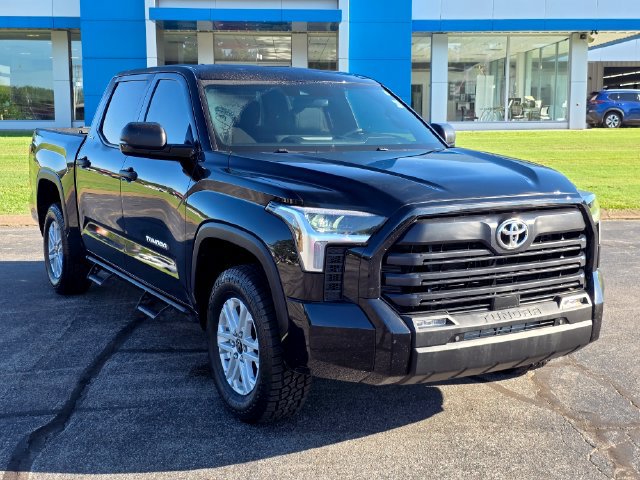 Used 2025 Toyota Tundra SR5 w/ SR5 Convenience Package AWD/4WD image 18