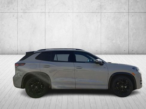 New 2026 Volkswagen Tiguan SE R-Line image 4